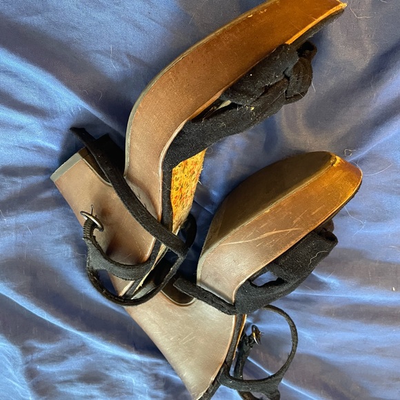 Bongo sz 8 platform wedge sandals wood base black cotton peep toe 3-4” high - Picture 2 of 4